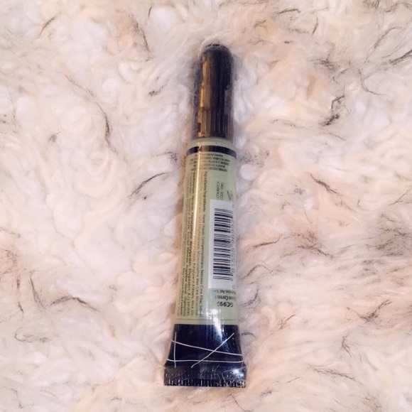 L.A. Girl's HD Pro Conceal Corrector - Picture 2 of 3